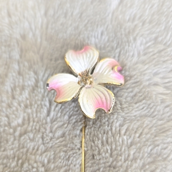 #144 Vintage Pink and Gold Floral Pin - Picture 2 of 3